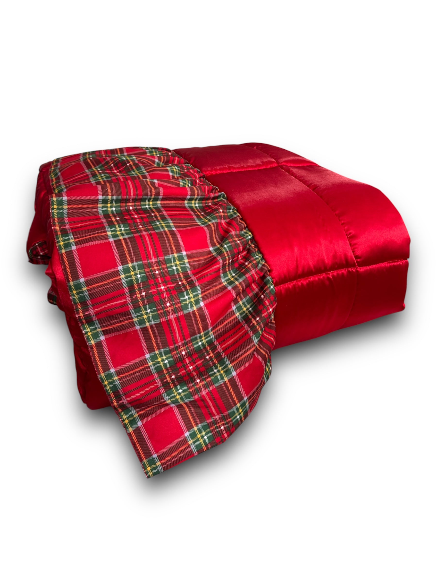 Trapunta Piumone Xmas in raso con elegante balza tartan e lenzuola abbinate