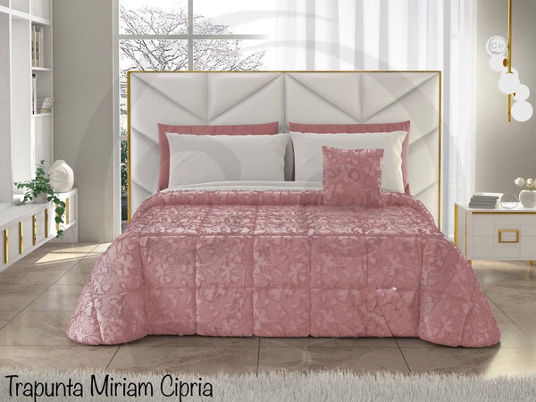 Trapunta Piumone Miriam con lavorazione jacquard e cuscino arredo coordinato
